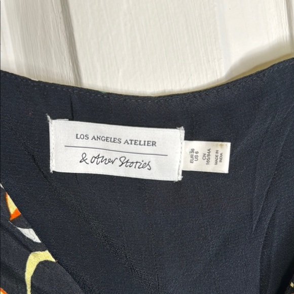 Black Dress with Toucan Novelty Print Size 6 - Picture 2 of 8